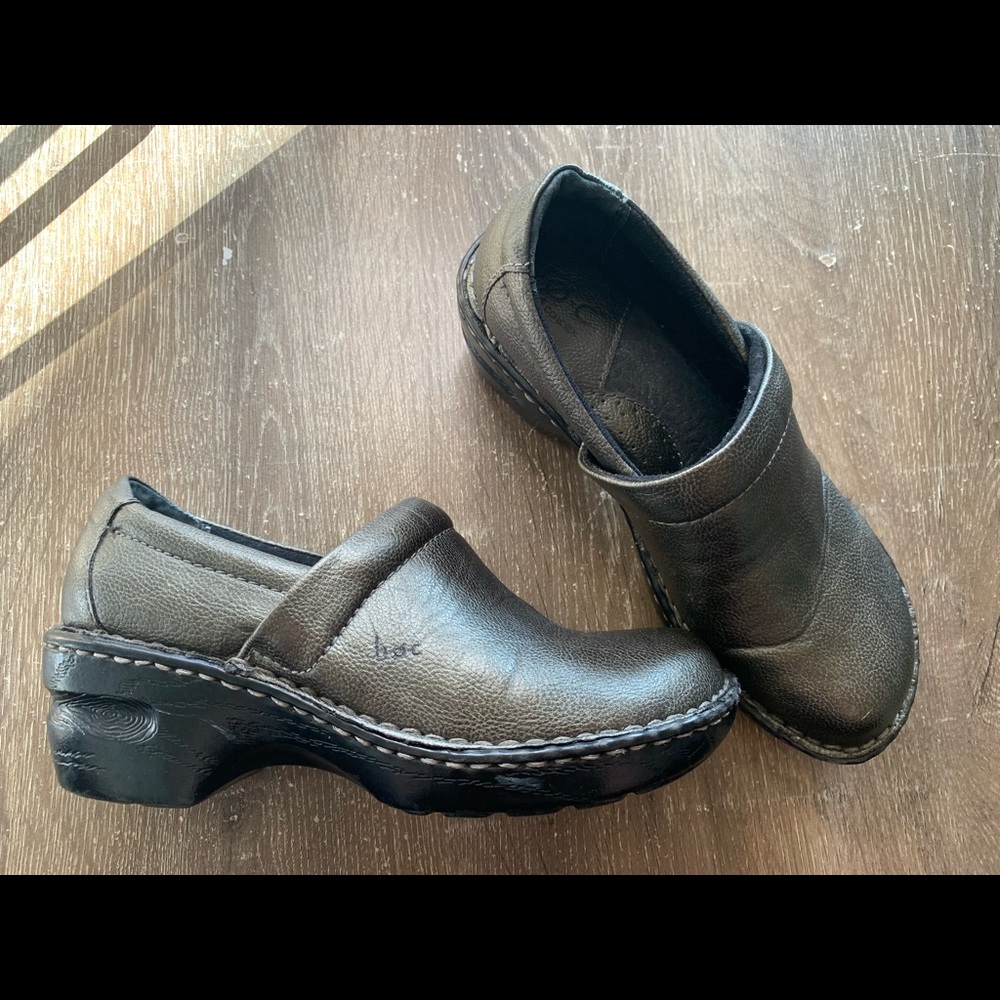 BOC dark clog shoe 6.5
